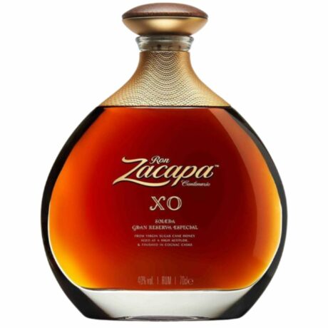Ron Zacapa Centenario Xo Il rum agricolo, a differenza del rum industriale, utilizza la fermentazione e la distillazione del puro succo di canna da zuccheroRon Zacapa Centenario Xo Il rum agricolo, a differenza del rum industriale, utilizza la fermentazione e la distillazione del puro succo di canna da zucchero Ron Zacapa Centenario Xo